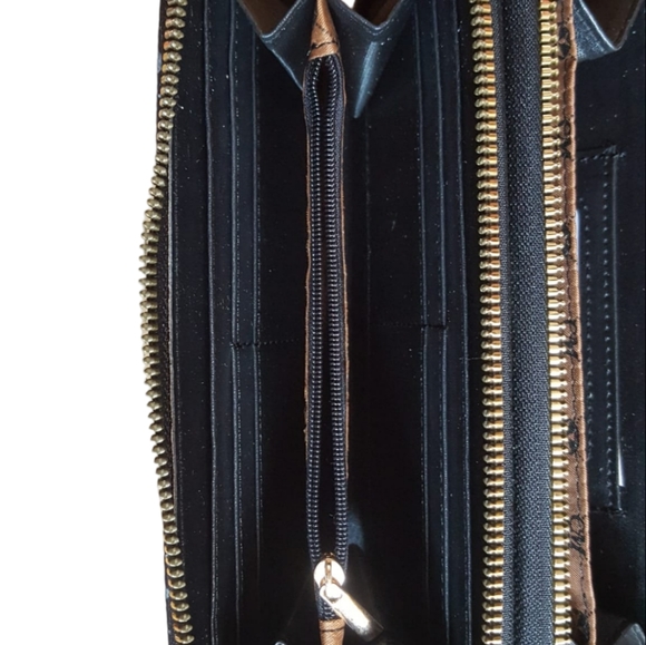 Leather wallet Black women Wristlet Purse Clutch round zipper Charis Ma - Picture 5 of 14